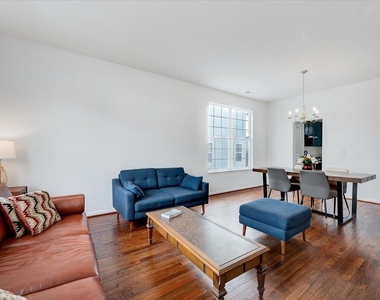 1005 Martin Bench Court - Photo Thumbnail 13