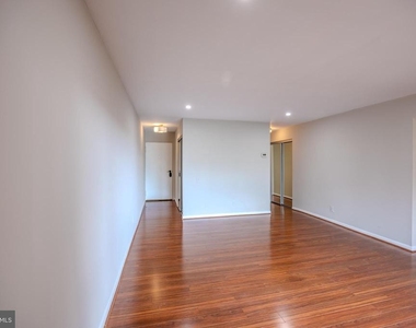 755 Fairview Avenue - Photo Thumbnail 16