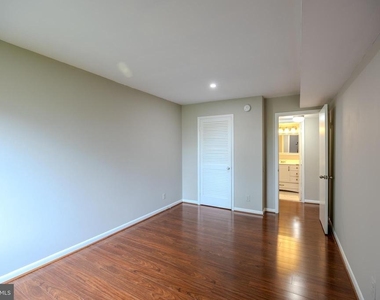 755 Fairview Avenue - Photo Thumbnail 23