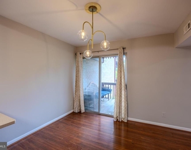 755 Fairview Avenue - Photo Thumbnail 13