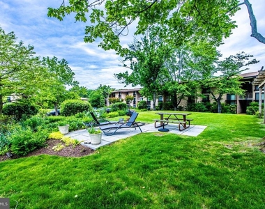 755 Fairview Avenue - Photo Thumbnail 40