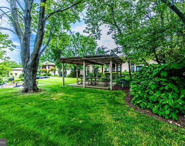 755 Fairview Avenue - Photo Thumbnail 41
