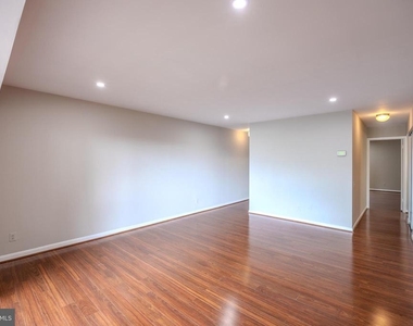 755 Fairview Avenue - Photo Thumbnail 17