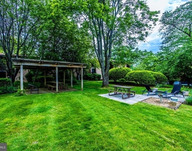 755 Fairview Avenue - Photo Thumbnail 38
