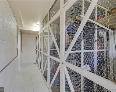 755 Fairview Avenue - Photo Thumbnail 36