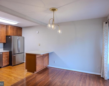 755 Fairview Avenue - Photo Thumbnail 8