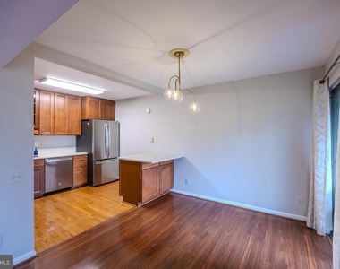 755 Fairview Avenue - Photo Thumbnail 11