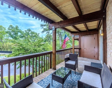 755 Fairview Avenue - Photo Thumbnail 2