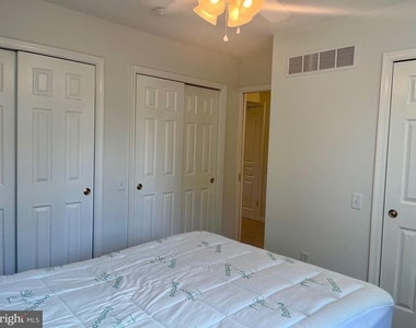 870 Broadfield Dr - Photo Thumbnail 11