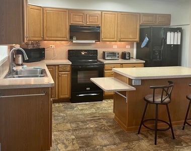 870 Broadfield Dr - Photo Thumbnail 9