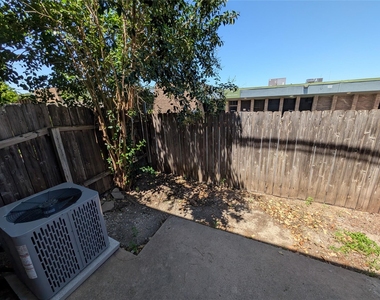 7800 Northcrest Blvd - Photo Thumbnail 27