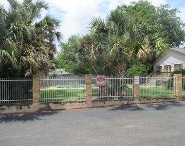 7800 Northcrest Blvd - Photo Thumbnail 4