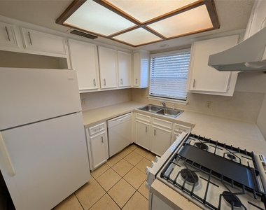 7800 Northcrest Blvd - Photo Thumbnail 8