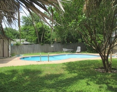 7800 Northcrest Blvd - Photo Thumbnail 3