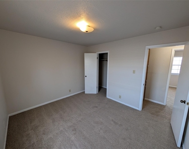 7800 Northcrest Blvd - Photo Thumbnail 17
