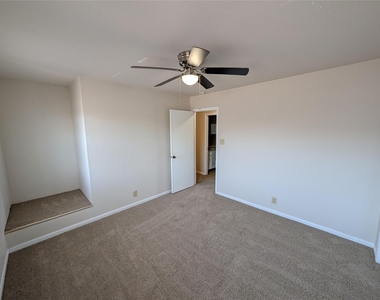 7800 Northcrest Blvd - Photo Thumbnail 15