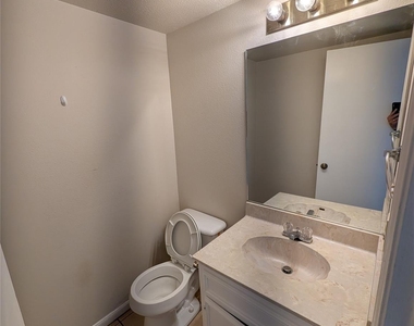 7800 Northcrest Blvd - Photo Thumbnail 25