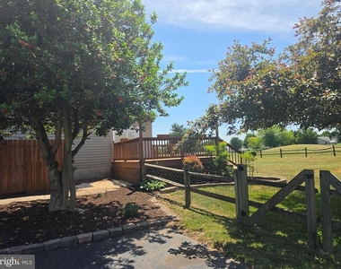 109 Masters Lane - Photo Thumbnail 5