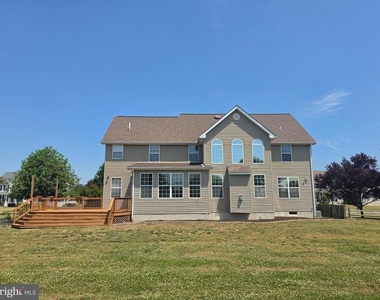 109 Masters Lane - Photo Thumbnail 10