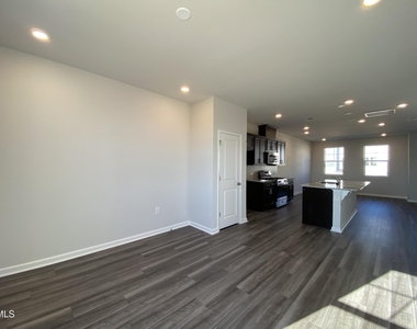 706 Gimari Drive - Photo Thumbnail 7