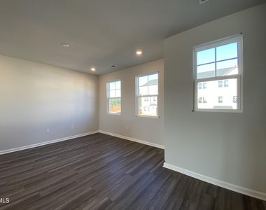 706 Gimari Drive - Photo Thumbnail 9