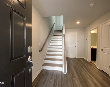706 Gimari Drive - Photo Thumbnail 3