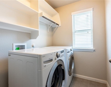 5649 Porano Cir - Photo Thumbnail 20