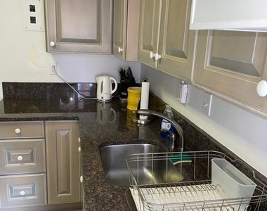4200 Cathedral Avenue Nw - Photo Thumbnail 5
