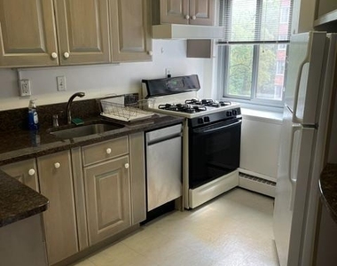4200 Cathedral Avenue Nw - Photo Thumbnail 6