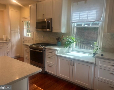 4825 Butterworth Place Nw - Photo Thumbnail 6