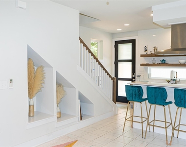 2714 E 3rd St - Photo Thumbnail 1