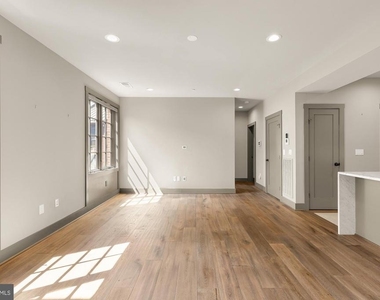 3220 Grace Street Nw - Photo Thumbnail 7