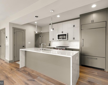 3220 Grace Street Nw - Photo Thumbnail 5