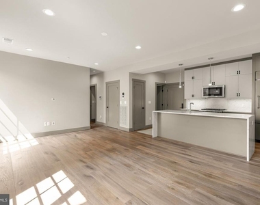 3220 Grace Street Nw - Photo Thumbnail 9