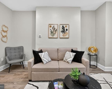 1119 Montello Avenue Ne - Photo Thumbnail 1