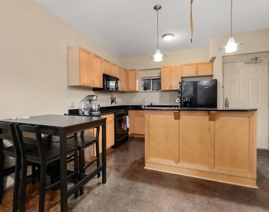 711 W 26th St - Photo Thumbnail 16