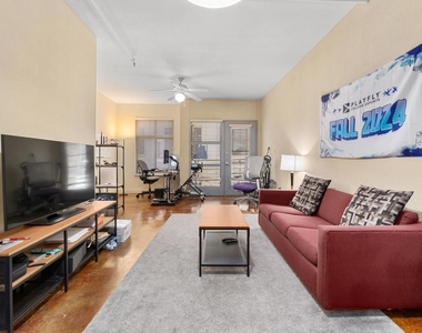 711 W 26th St - Photo Thumbnail 13