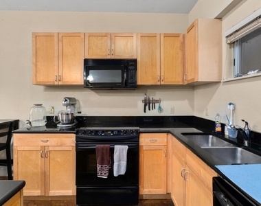 711 W 26th St - Photo Thumbnail 18