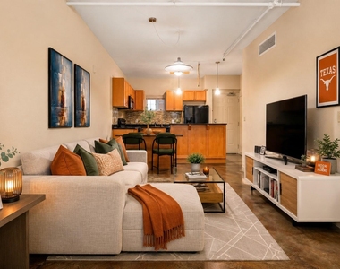 711 W 26th St - Photo Thumbnail 1