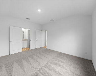 14508 Wahlbergs Way - Photo Thumbnail 4