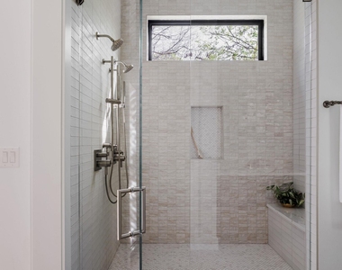 2504 Bluffview Dr - Photo Thumbnail 17