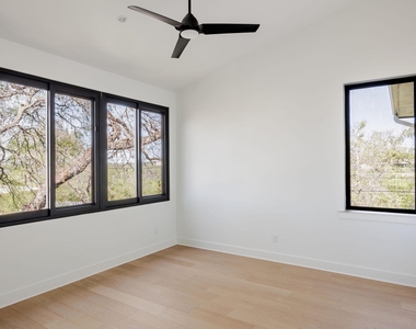 2504 Bluffview Dr - Photo Thumbnail 30