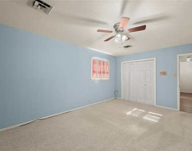 700 Shanklin Rd - Photo Thumbnail 7