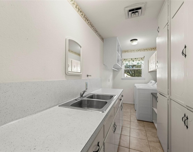 700 Shanklin Rd - Photo Thumbnail 15