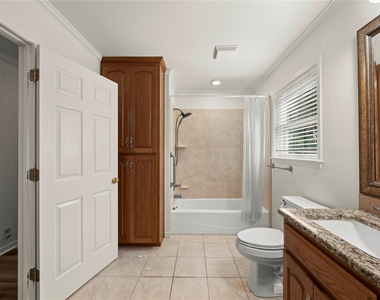 700 Shanklin Rd - Photo Thumbnail 9