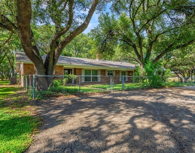700 Shanklin Rd - Photo Thumbnail 1