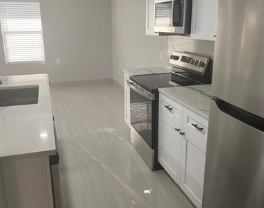 183 Mimosa Rd - Photo Thumbnail 3