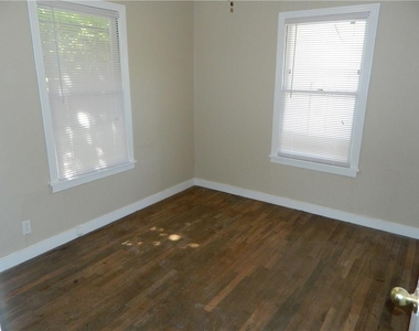 4501 Lareina Dr - Photo Thumbnail 10