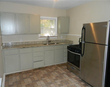 4501 Lareina Dr - Photo Thumbnail 7
