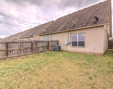 126 Sandstone Dr - Photo Thumbnail 25